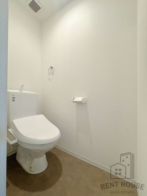 南海本線 忠岡駅 徒歩12分 3階建 築1年のトイレ写真