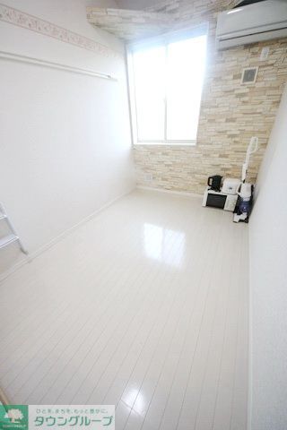 居室・リビング　同物件別部屋写真