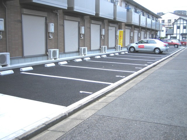 駐車場　★敷地内駐車場★（空き状況・使用料等詳細はご確認下さい）