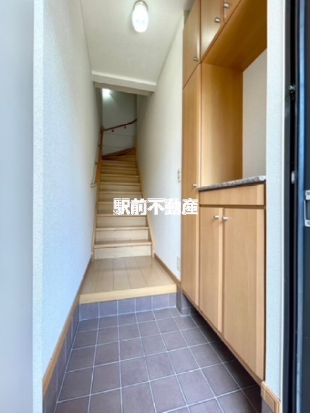 西鉄天神大牟田線 犬塚駅 徒歩8分 2階建 築19年の玄関写真