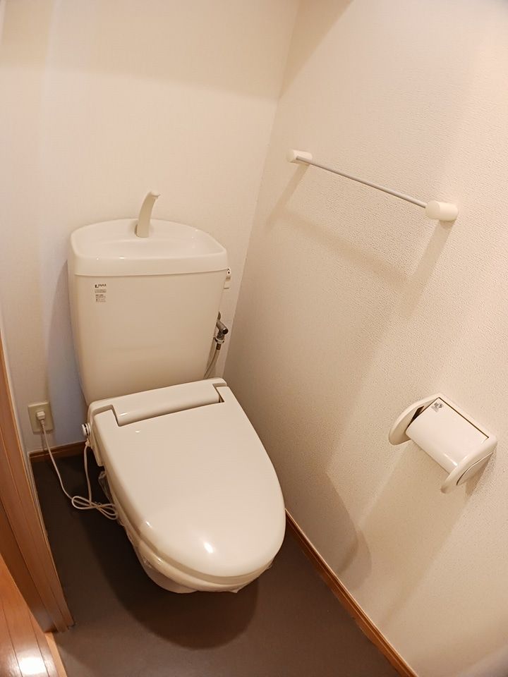東京メトロ日比谷線 入谷駅 徒歩2分 10階建 築20年のトイレ写真