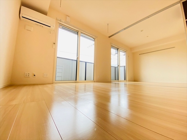 居室・リビング　雅弐番館２０２号室内装写真転載