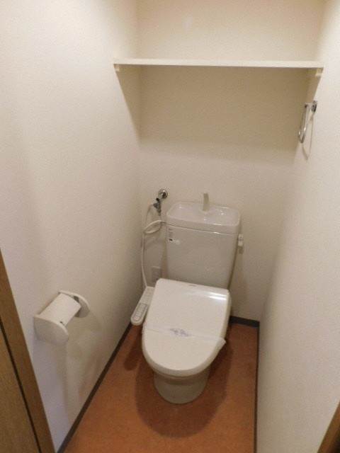 札幌市電 西線１１条駅 徒歩5分 4階建 築20年のトイレ写真