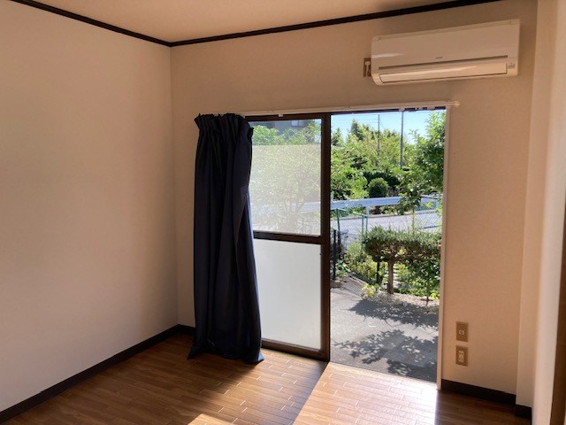 シャトー中川IIの居間写真