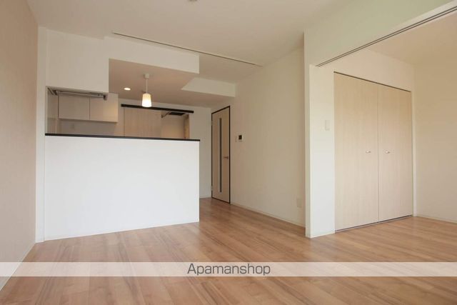 Posh栄通の居間写真