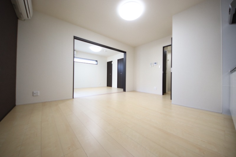 フジパレス神田北通の居間写真