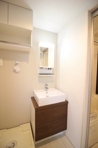 洗面設備　（別タイプ参考写真）インスパーク本駒込　文京区本駒込2