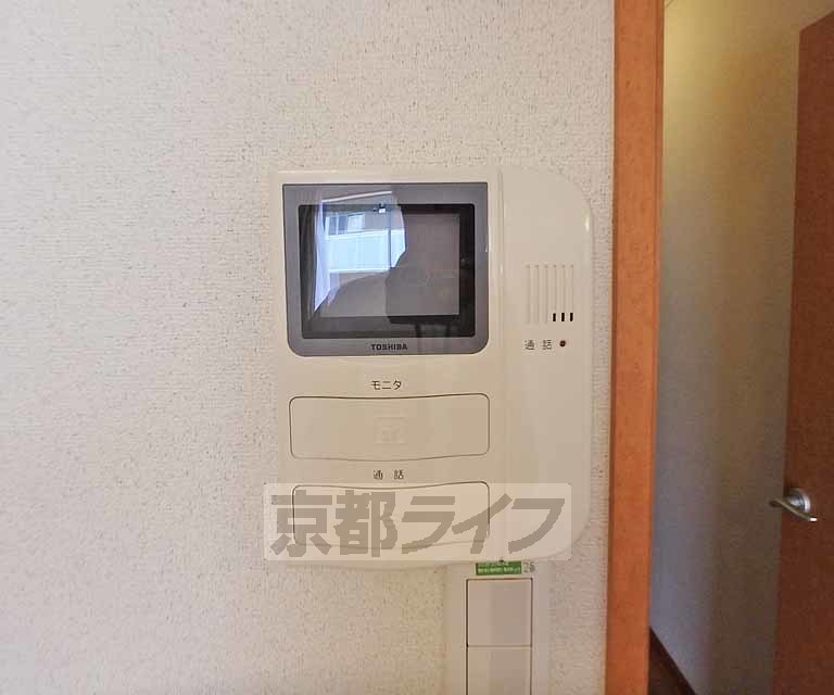 セキュリティ　鍵をかけたまま訪問者と会話ができます