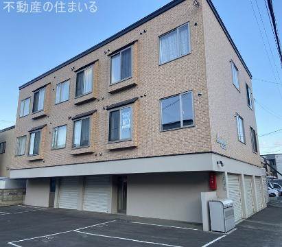 札幌市南区川沿十六条のアパートの建物外観