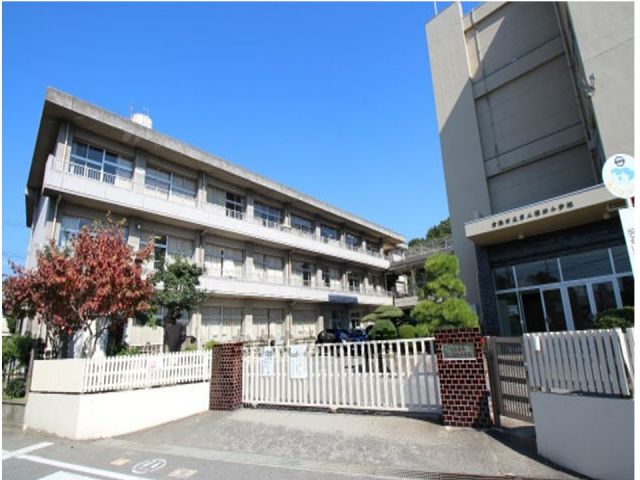 小学校　倉敷市立第四福田小学校（小学校）まで816m