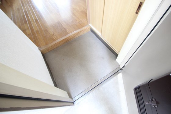 玄関　※別部屋の写真です