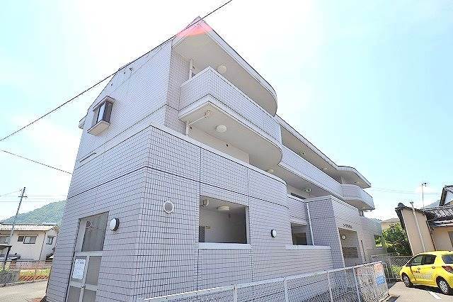 広島市安佐北区可部のマンションの建物外観