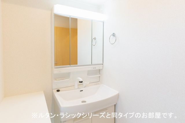 【大牟田市本町のアパートの洗面設備】