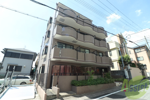 神戸市灘区高徳町のマンションの建物外観