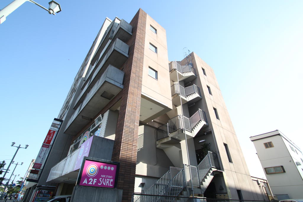 広島市中区千田町のマンションの建物外観