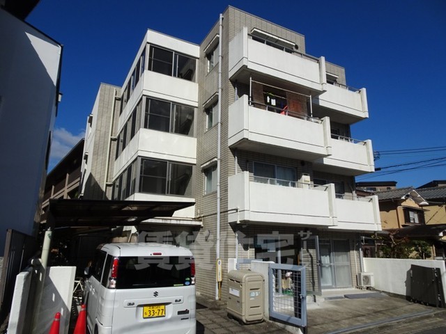 京都市西京区嵐山中尾下町のマンションの建物外観