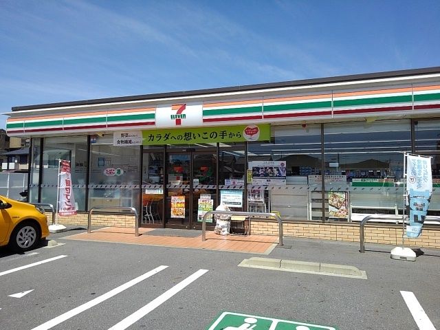 【四日市市八田のアパートのコンビニ】