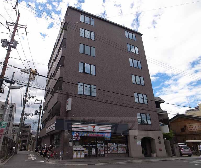 【京都市東山区小松町のマンションのコンビニ】