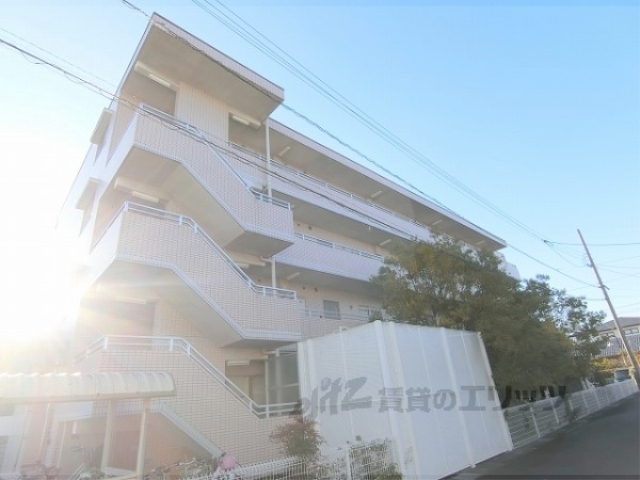 近江八幡市堀上町のマンションの建物外観