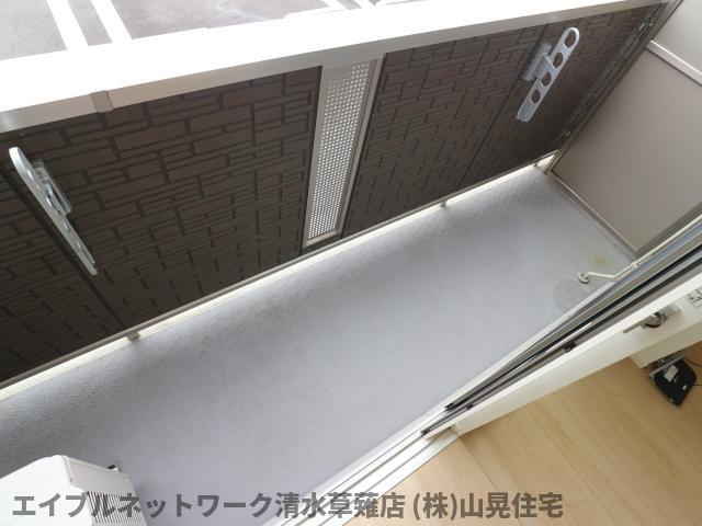 バルコニー　開放的で明るい空間を演出してくれるバルコニーです