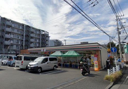 コンビニ　セブンイレブン 横浜東芹が谷店（コンビニ）まで747m