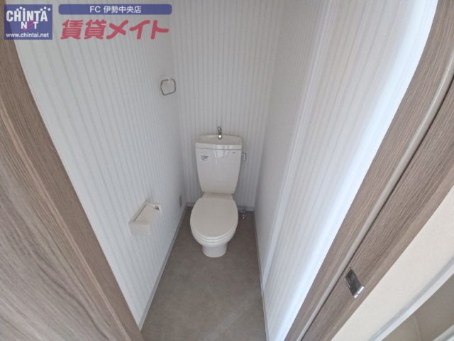 トイレ　同物件別部屋の写真です。