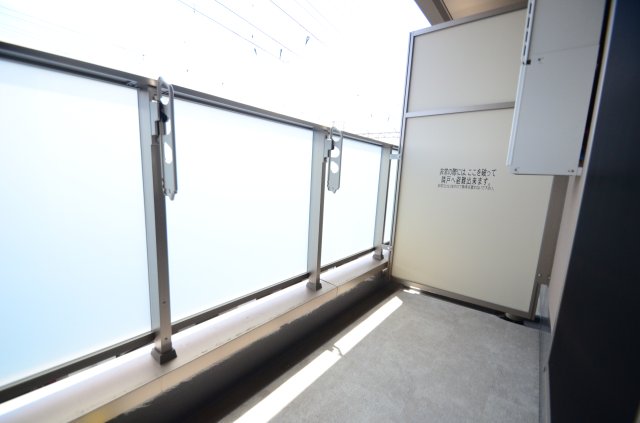 バルコニー　お洗濯にも便利なバルコニー付き