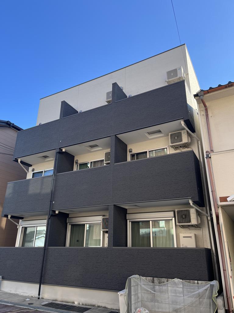 建物外観　※同モデル・同タイプの写真を使用