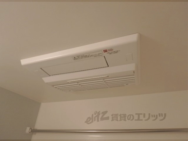 エントランス　エントランスに歴史的建造物あります。