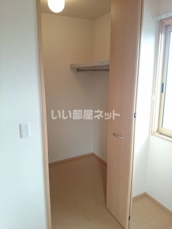 【鈴鹿市白子町のアパートの収納】