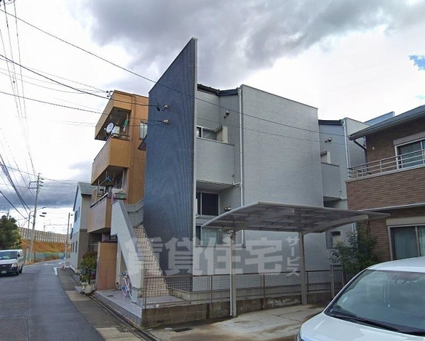 【名古屋市熱田区幡野町のアパートのエントランス】