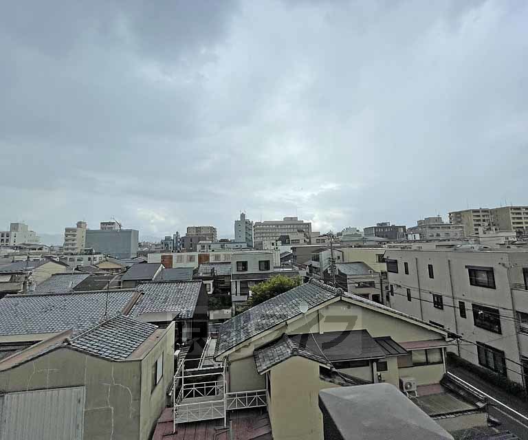 【京都市中京区亀屋町のアパートの眺望】