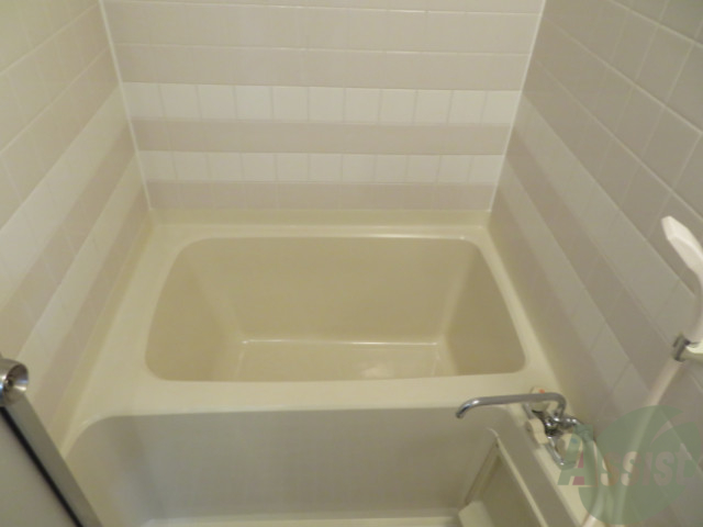 バス・シャワールーム　１日の疲れを癒すには、充分な広さかと思います。