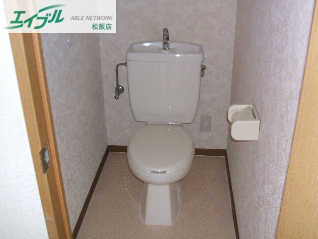 トイレ　別部屋同タイプ