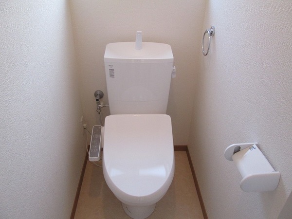アイムズガーデン15B棟のトイレ写真
