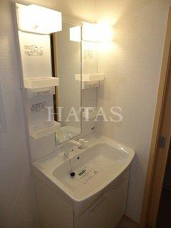 洗面設備　同物件別部屋です。