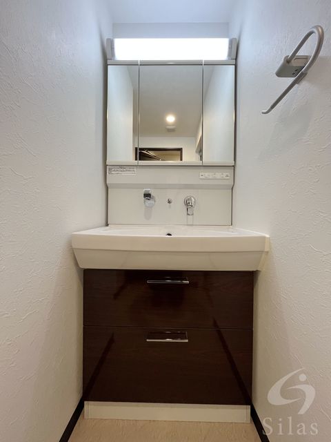 洗面設備　同仕様