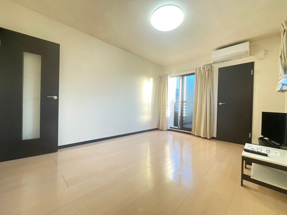 居室・リビング　※別部屋の写真です