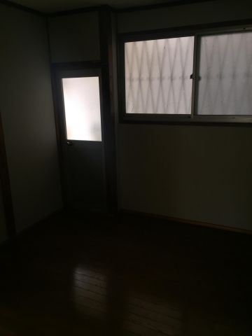 若王寺二丁目貸家の居間写真