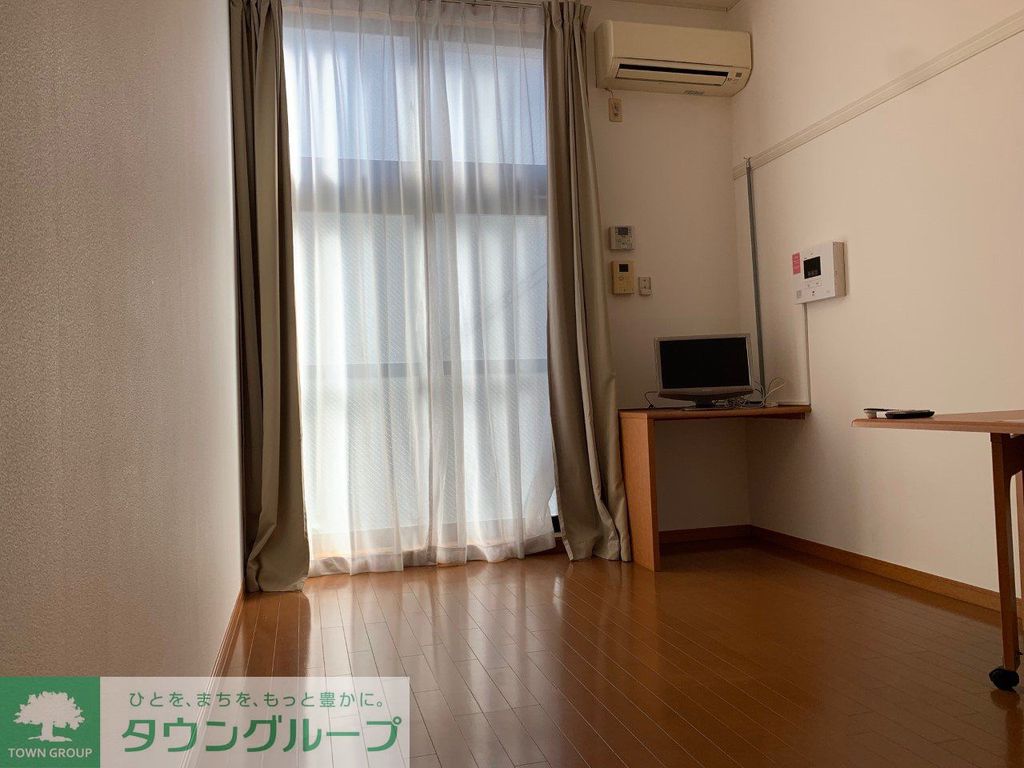 居室・リビング　2階は絨毯仕様です。