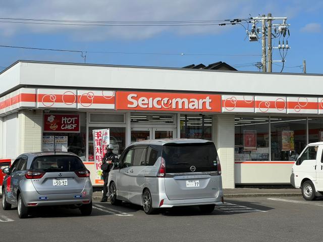 コンビニ　セイコーマート鶴野東店（コンビニ）まで220m