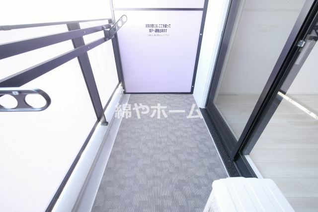 バルコニー　開放的で明るい空間を演出してくれるバルコニーです