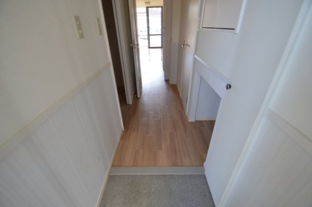 玄関　収納付玄関