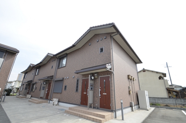 建物外観　タイル張りでオシャレ！