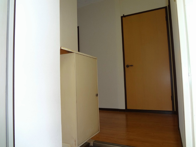 玄関　１階の参考画像です。