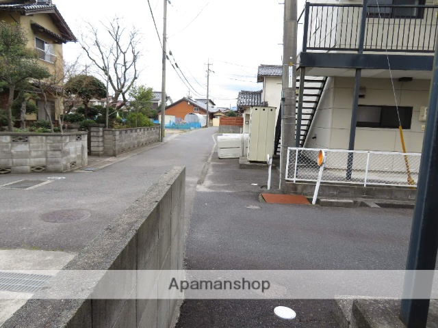 その他　前面道路（その他）まで0m