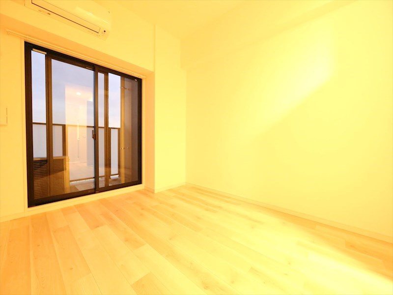 バルコニー　洋室7帖　エアコン完備　クローゼット付　バルコニー