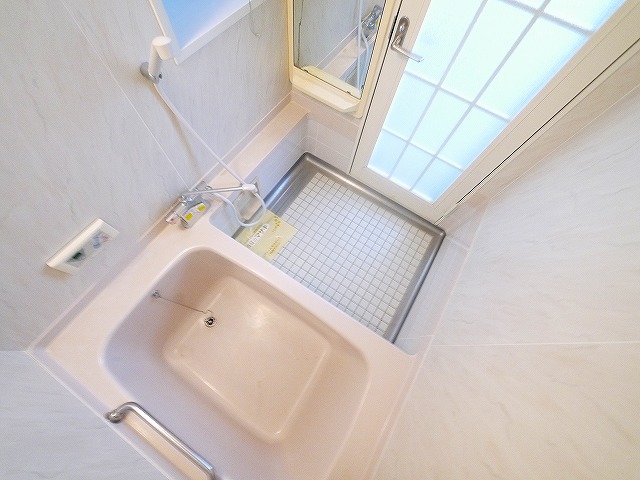 バス・シャワールーム　きれいなお風呂です