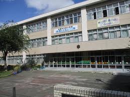 小学校　札幌市立栄小学校（小学校）まで726m