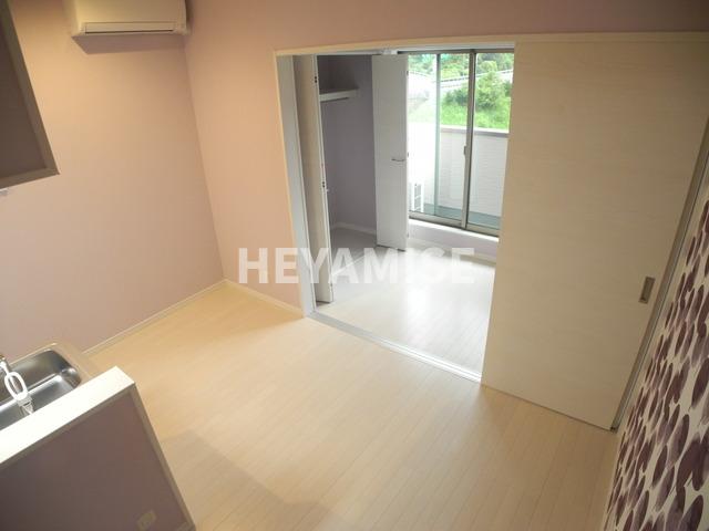 居室・リビング　※室内画像は別号室のもの